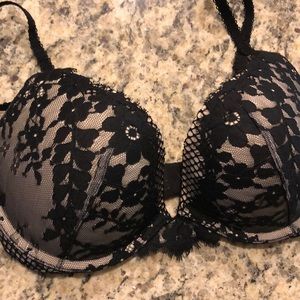 VS Black Lace Bra 32D